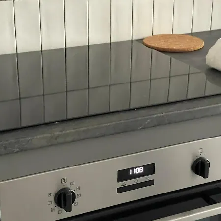 Stylish 2 Bedroom Serviced In רוטרדם