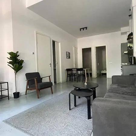 Stylish 2 Bedroom Serviced In Apartment Rotterdam