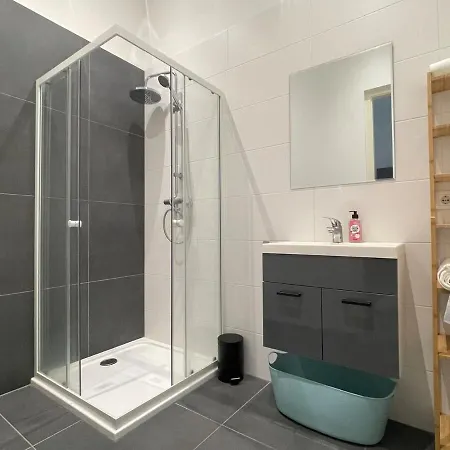 Stylish 2 Bedroom Serviced In Apartment Rotterdam